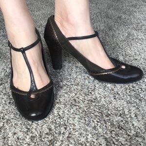 Vintage style high heel shoe